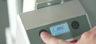 จอระดับแบตเตอรี่ กดปุ่มบนกล่องควบคุม