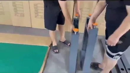 ขันขาปรับระดับเข้าปลายขาโต๊ะ